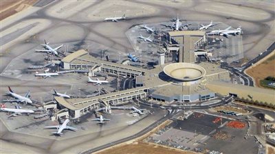 شركات الطيران العالمية تواصل وقف رحلاتها إلى إسرائيل