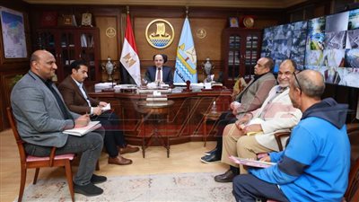 محافظ كفر الشيخ يناقش عددًا من الشكاوى في لقاء المواطنين 