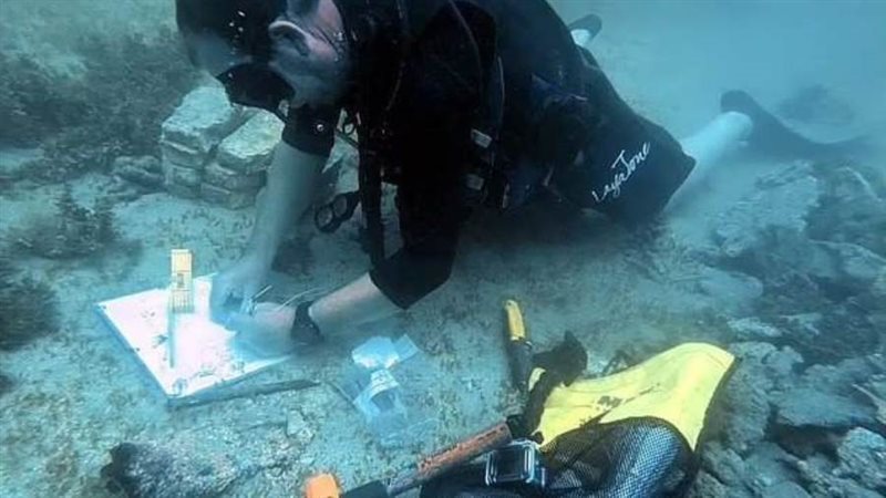 طريق في عمق المحيط