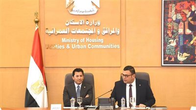 وزير الإسكان يستقبل وزير الشباب والرياضة لبحث التعاون بشأن نادي 