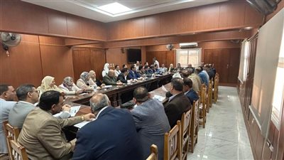 وكيل وزارة التربية والتعليم بالدقهلية يناقش استعدادات امتحانات الفصل الدراسي الثاني 