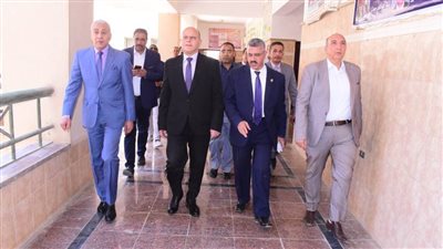 تضمن ٣٠٥٧ كتابًا.. النعماني يفتتح مكتبتين مهدتين لكلية الآثار وقاعة مجلس الكلية ومعرضًا للأنشطة والمشروعات الطلابية