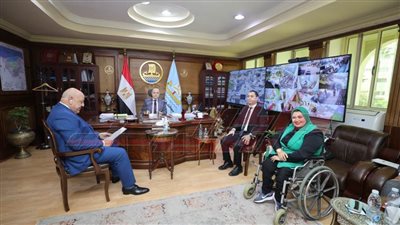 مناقشة عدد من الملفات ومشاكل الدوائر مع أعضاء مجلسي النواب والشيوخ