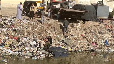 انتشال سيارة ملاكي سقطت في ترعة الشرقاوية بقليوب.. صورة