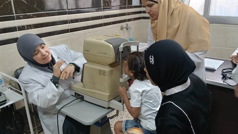 الكشف على طفل