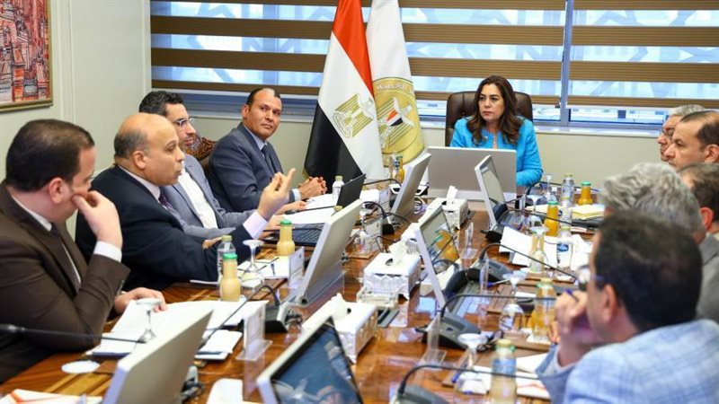 د.منال عوض تتابع