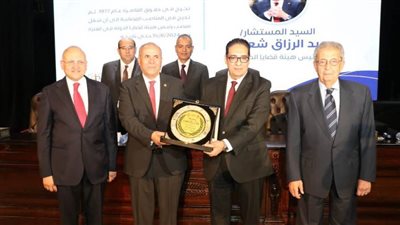 رئيس قضايا الدولة يشارك باحتفالية جامعة القاهرة لتكريم رؤساء الهيئات القضائية وخريجي الحقوق