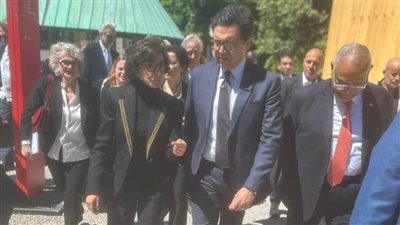 وزير الثقافة يصطحب نظيرته الفرنسية في جولة بالجناح المصري في بينالي فينيسيا للعمارة 