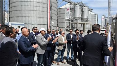 مدبولي يشهد افتتاح محطة الصب السائل لشركة 