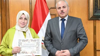 رئيس جامعة قناة السويس يكرم الفائزين بجائزة الأبحاث العلمية الموجهة لخدمة المجتمع لغير أعضاء هيئة التدريس لعام 2024–2025