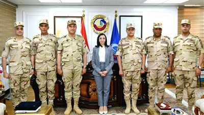 لدورهم البارز في تدريب العاملين بالوحدات المحلية والمديريات.. تكريم المستشار العسكري وأعضاء مكتبه