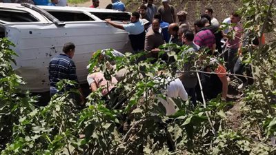 إصابة 6 أشخاص في حادث انقلاب سيارة ميكروباص بالشرقية 