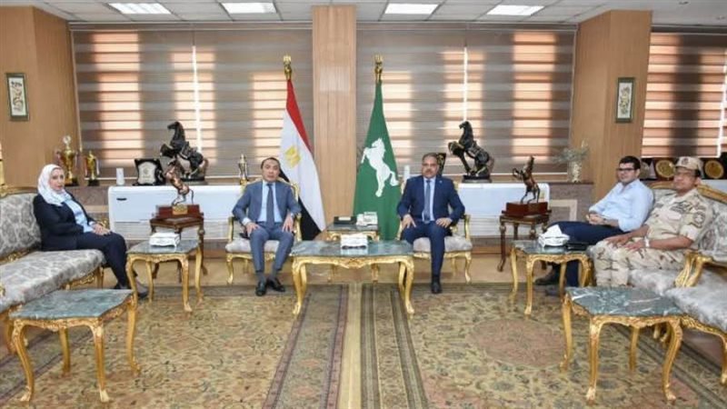 محافظ الشرقية يستقبل