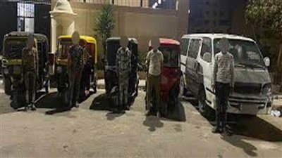 كشف ملابسات تداول فيديو تضمن قيام قائدي سيارة و4 مركبات 