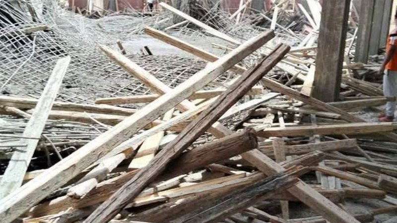 انهيار سقف مسجد ببنى