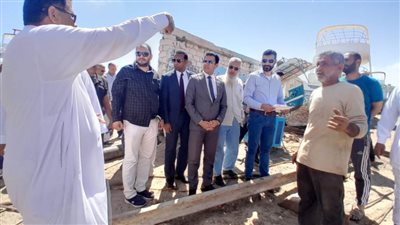 نائب محافظ مطروح يتفقد منطقة الميناء البحري بمدينة مرسى مطروح