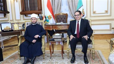 وزير الأوقاف ورئيس جامعة القاهرة يشهدان ختام دورة الأئمة في الإعلام واللغة