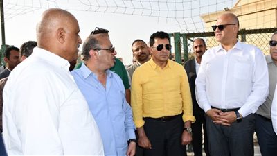 وزير الشباب والرياضة ومحافظ القليوبية يفتتحان الملعب الرئيسي بالعبور