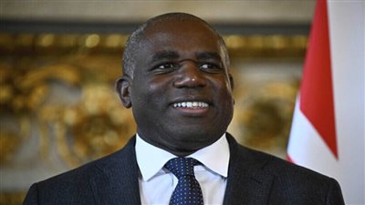 وزير خارجية بريطانيا يبدأ زيارة رسمية إلى باكستان