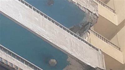 أهالي بمنطقة سيدي بشر يحذرون من تساقط مبنى بشارع علي العبادي