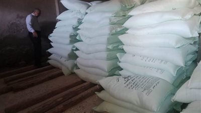 ضبط دقيق ومواد بترولية وخبز ناقص الوزن خلال حملات تموينية بالدقهلية 