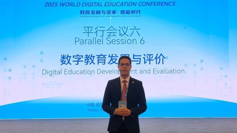 رئيس جامعة بنها خلال