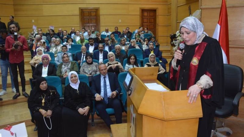 جانب من مناقشة رسالة