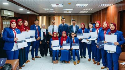 مدير تعليم سوهاج يكرم فريق مركز التطوير التكنولوجي