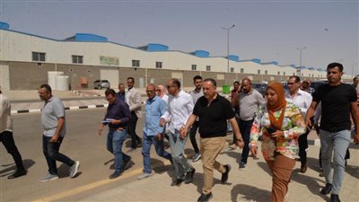 محافظ أسيوط يتفقد مجمع الصناعات الصغيرة بأبنوب ويؤكد: المجمع فرصة واعدة للشباب ورواد الأعمال