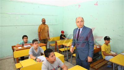 محافظ  كفر الشيخ يتفقد سير امتحانات الشهادة الابتدائية الأزهرية 
