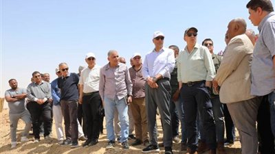 وزير الري ومحافظ أسوان يتابعان جهود حماية النيل للحفاظ على جودة المياه ونقاؤها بالشكل المطلوب