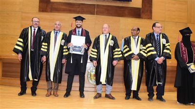 جامعة سوهاج تحتفل بتخريج الدفعة الـ٢٩ من كلية الطب البشري