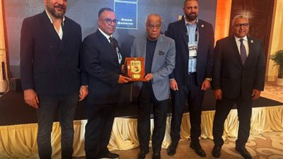 اتحاد السلة يكرم رئيس الاتحاد الأفريقي للسلة