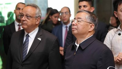 عضو المكتب السياسي للجنة المركزية للحزب الشيوعي الصيني لي شولي يزور مكتبة الإسكندرية
