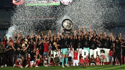 لاعبو الأهلي للخطيب والجمهور: هنرد عليهم يوم ٢٨ بالدوري الـ٤٥