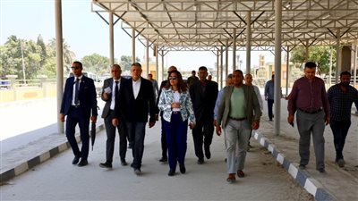 التنمية المحلية تتفقد مشروعات المواقف والأسواق وتوجه بسرعة تشغيل مشروعات 