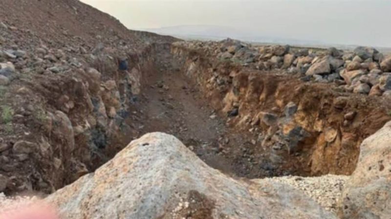 اسرائيل تحفر خندق