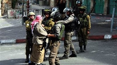 الاحتلال الإسرائيلي يعتقل 20 فلسطينيا على الأقل من الضّفة الغربية