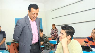 انطلاق امتحانات الفصل الدراسي الثاني لصفوف النقل بالمرحلة الثانوية بسوهاج وسط انتظام تام ومتابعة مستمرة