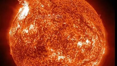 عاجل.. عاصفة شمسية كبيرة قد تسبب انقطاعات بالكهرباء على الأرض
