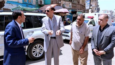 محافظ سوهاج في جولة مفاجئة بجرجا.. ويمهل رئيس المدينة شهرًا لعودة الانضباط للشوارع 