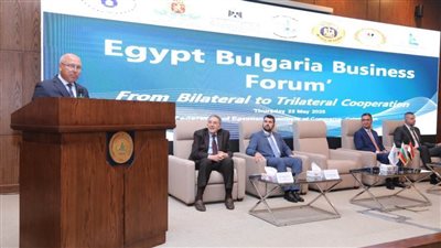 الوزير يستعرض خطط تحويل مصر لمركز إقليمي رائد في الصناعة والنقل