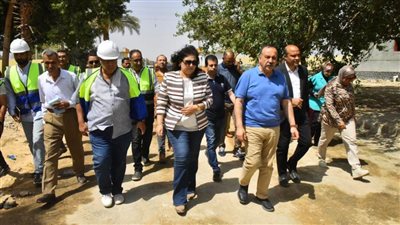 محافظ أسيوط يتفقد مشروعات تطوير مزارع الإنتاج الحيواني بعرب مطير والعوامر