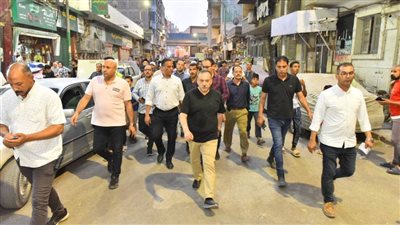 محافظ أسيوط في جولة ميدانية لمتابعة انضباط شارع رياض بعد إزالة الإشغالات