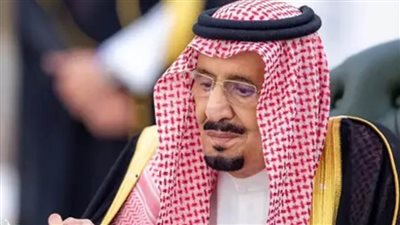 خادم الحرمين الشريفين يوجه باستضافة 1300 حاج وحاجة من 100 دولة