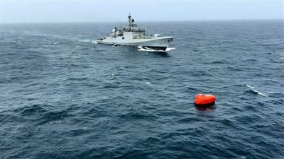 البحرية الهندية تنقذ أفراد طاقم سفينة نقل حاويات غرقت قبالة سواحل الهند