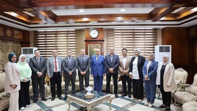 محافظ المنيا يبحث مع رئيس 