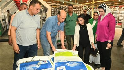 محافظ البحيرة تتفقد 5 مصانع كبرى بالمنطقة الصناعية بوادي النطرون