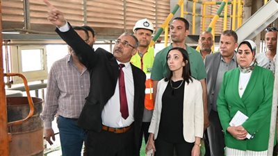 جاكلين عازر تختتم جولتها الميدانية بتفقد مصنع السكر بالنوبارية.. صور 
