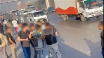 كشف ملابسات تداول مقطع فيديو يظهر خلاله شخص يقوم باستيقاف أوتوبيس وطلب مبلغ مالي من السائق